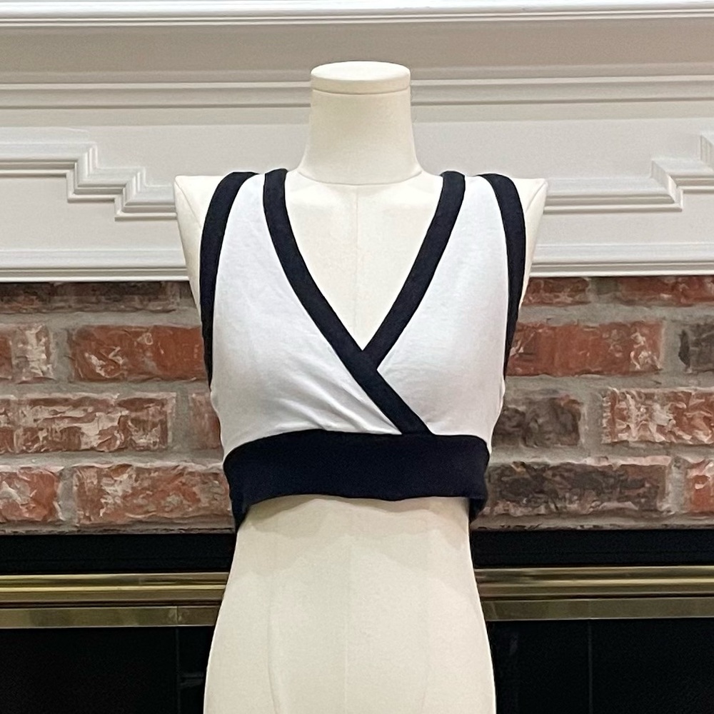 Forever 21 black and white sleeveless crop top / M / Excellent condition - Picture 2 of 10